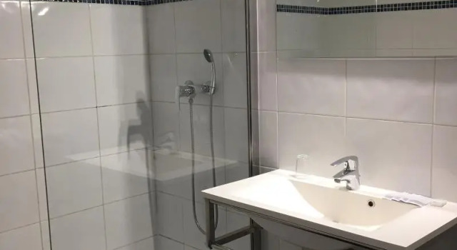 Четырёхместный номер Standard Hôtel Au Val De Saône PARKING GRATUIT
