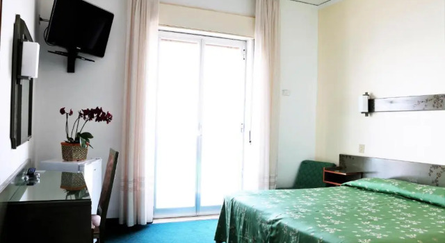 Трёхместный номер Standard Hotel Kennedy