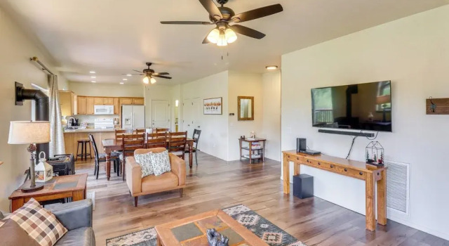 Pond Access & Private Dock: Lakeside Cabin, Boek Vakantiehuis Lakeside Arizona