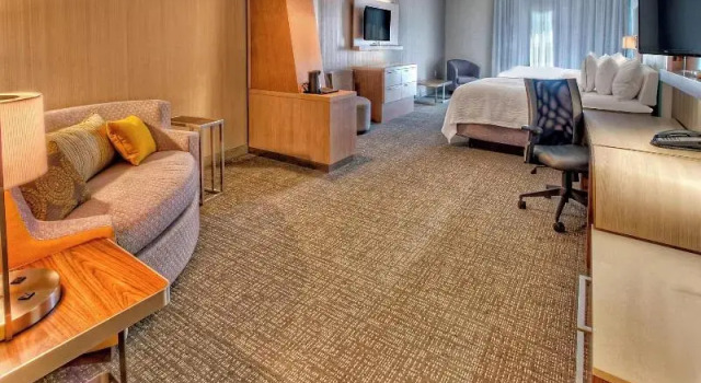 Четырёхместный люкс Courtyard by Marriott San Marcos