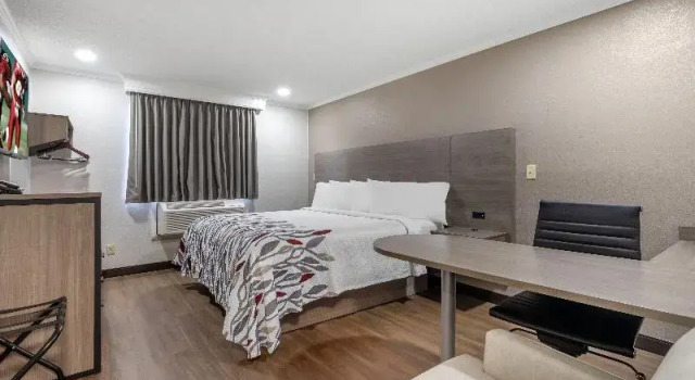 Люкс Red Roof Inn Suffolk