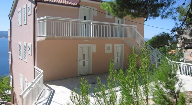 Apartments Adriatic Blue with pool, Book Apartment Mimice Split Region