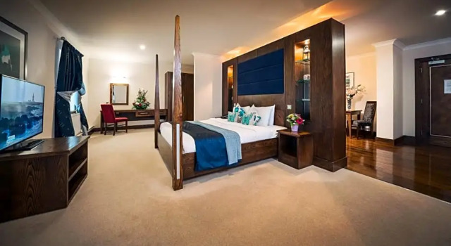 Люкс Cavan Crystal Hotel
