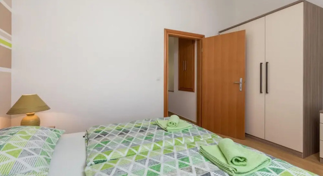 Stunning Home in Garica With Wifi and 4 Bedrooms, Prenota Hotel Garica 