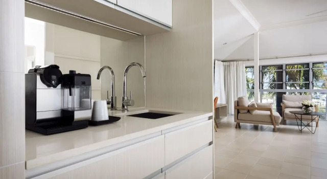Mangrove Hotel, Buchen Sie Hotel Hotels in Western Australia mit Pool, Schwimmbad