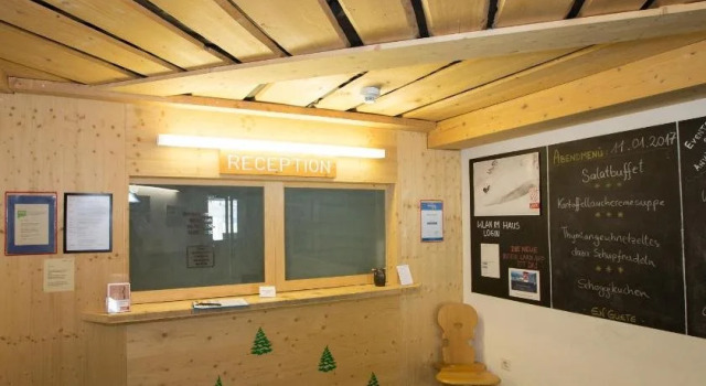 Berghaus Nagens-- Nur mit der Gondelbahn Erreichbar, Book Hotel Flims 
