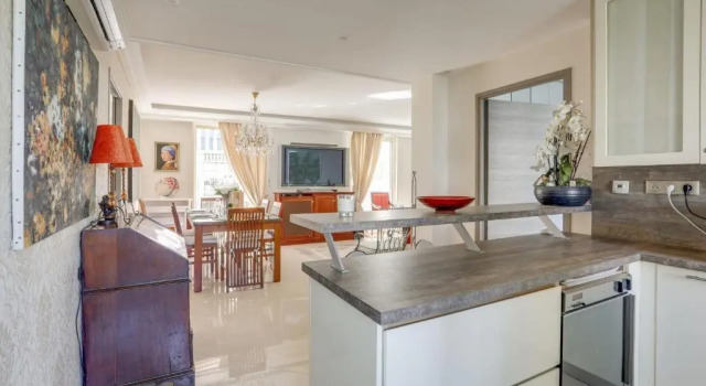 Апартаменты Luxurious Cosy 2 Bdrm Apartment Near Martinez by Olidesi