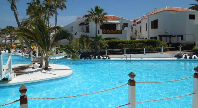 Апартаменты Apartment No 1 only 100 meters to beach, heated pool, wifi, balcony