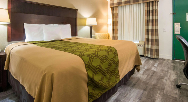 Econo Lodge Inn & Suites Macon North, Buchen Sie Hotel Macon 