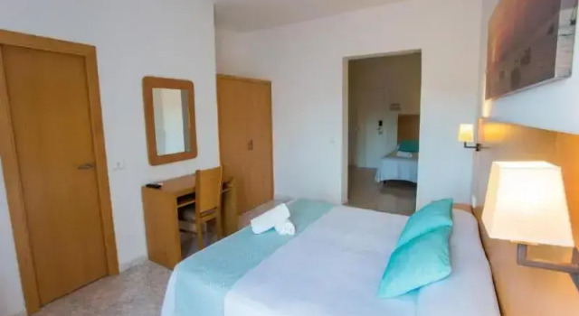 Семейный номер Standard с балконом Hotel Tagomago