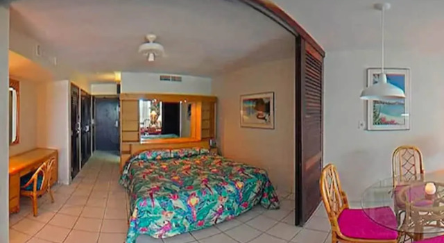 Двухместный люкс Standard с балконом и с видом на гавань Sapphire Beach Resort