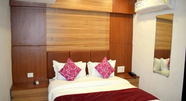 Hotel Palak Palace, Réserver Hôtel Thaltej 