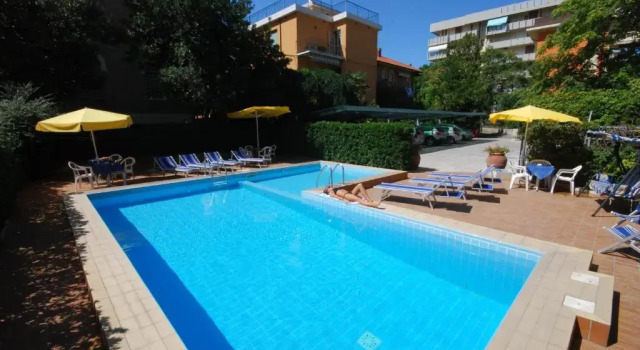 Номер Standard Hotel Caravelle