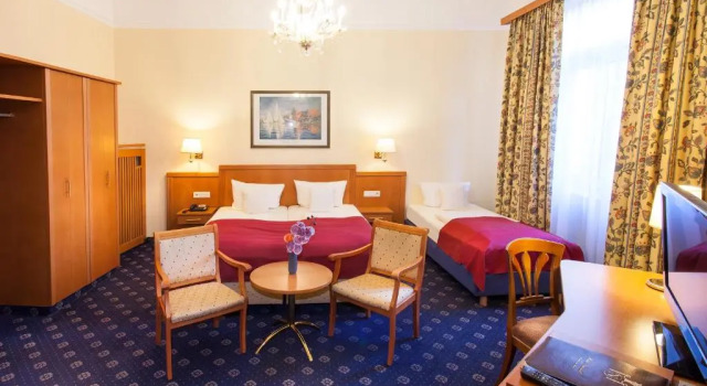 Трёхместный номер Standard Centro Hotel National Frankfurt City, Trademark Collection by Wyndham