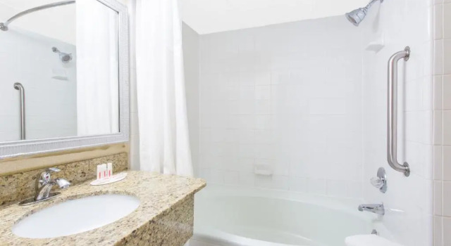 Четырёхместный номер Standard Baymont by Wyndham Fayetteville Fort Bragg Area