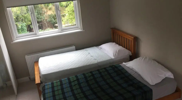 3 Bedroom Property With Garden in Central, Varaa Lomakoti Mökit kohteessa Merseyside, Mökki