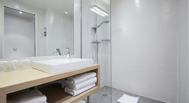 Двухместный номер Standard Kyriad Paris 18 - Porte de Clignancourt - Montmartre