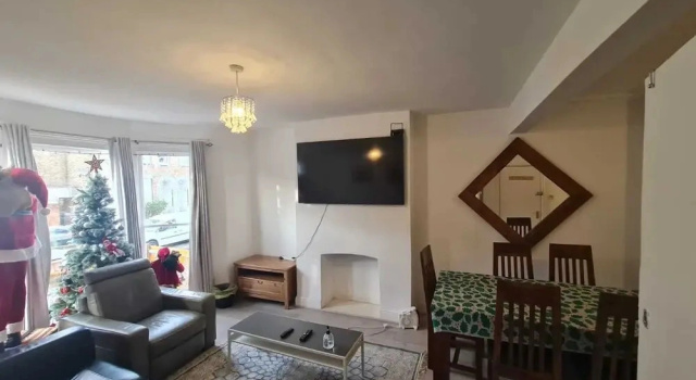 3-bed House in London Self-contained in Ladywell, Забронировать Отель Отели Лондона с парковкой, Парковка