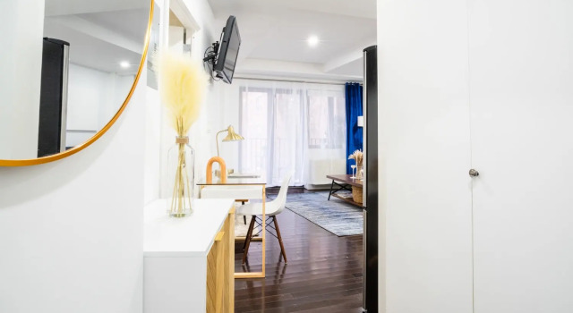 809-3b Studio With a Balcony by Columbus Circle