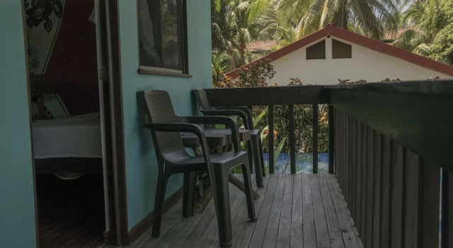 Трёхместный номер Superior Pelican Beachfront Hotel