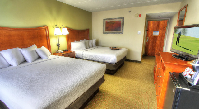 The Inn On The River, Забронировать Отель Пиджен-Фордж Great Smoky Mountains National Park, рядом с Зеркальный лабиринт Hannah's Maze of Mirrors