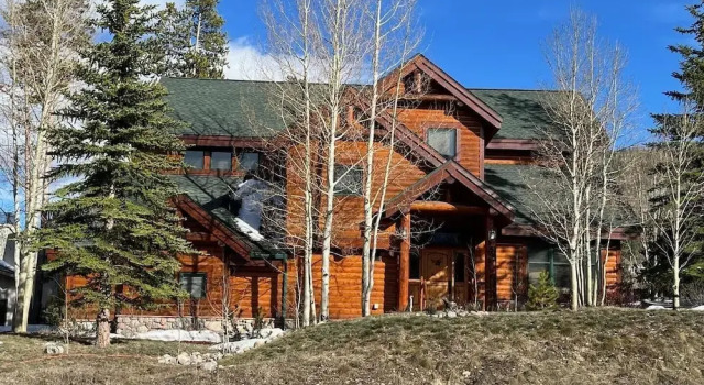 Коттедж с 4 комнатами Waterdance House 4 Bedroom Home by RedAwning