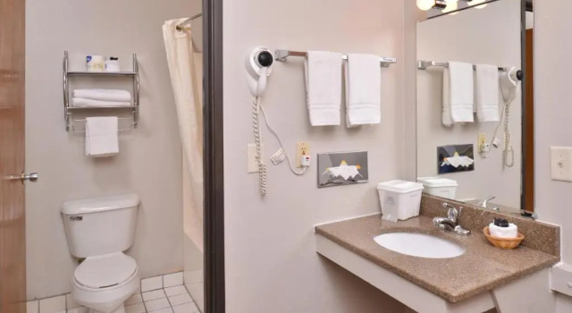 Двухместный номер Standard Cottonwood Inn and Conference Center