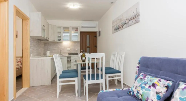 Apartments Kula