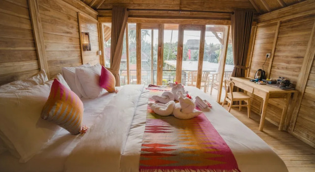 Deluxe Double room with pool view Pi Karya Beach