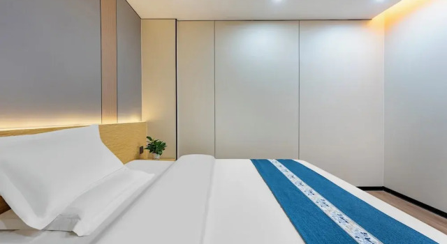 Двухместный номер Luxury Guangzhou Kaiyue Hotel Luoxi Metro Station Branch