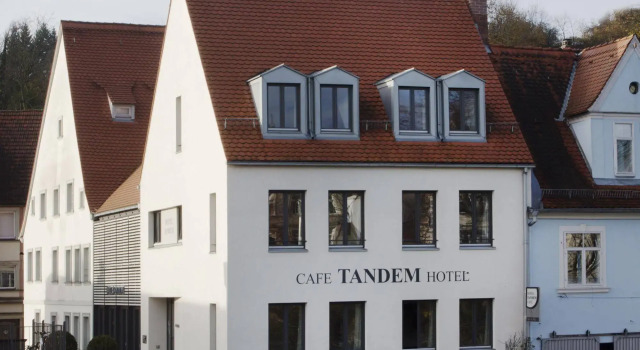 Tandem