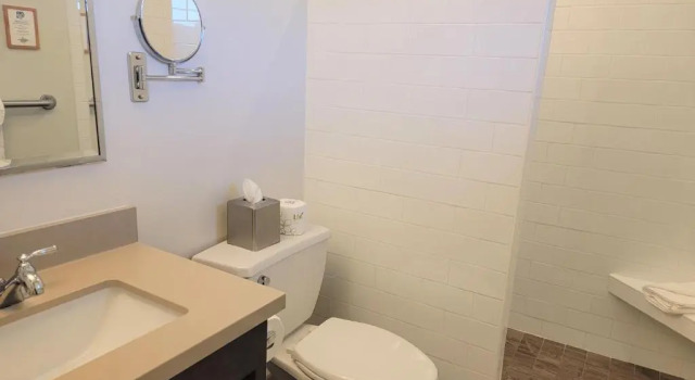 Четырёхместный номер Standard El Pueblo Inn