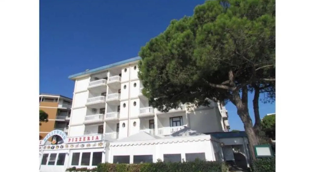 Comfy seafront apartment - Beahost, Prenota Appartamento Hotel a Veneto con parcheggio, Parcheggio