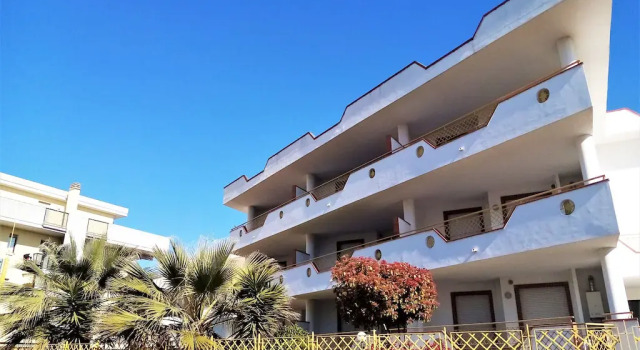 Modern Apartment at Villa Rosa di Martinsicuro near Sea, Book Apartment Hotels in Abruzzo with Parking, Parking