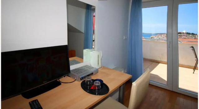 Guest House Lav, Забронировать Гостевой дом Гостевые дома Примоштен, рядом с Пляж Сент Джордж, Гостевой дом
