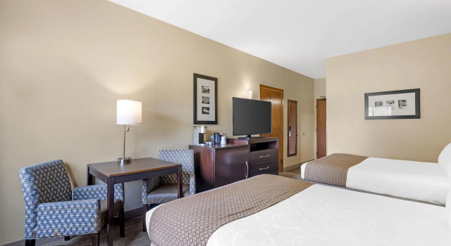 Четырёхместный номер Standard Best Western Plus Plaza by the Green