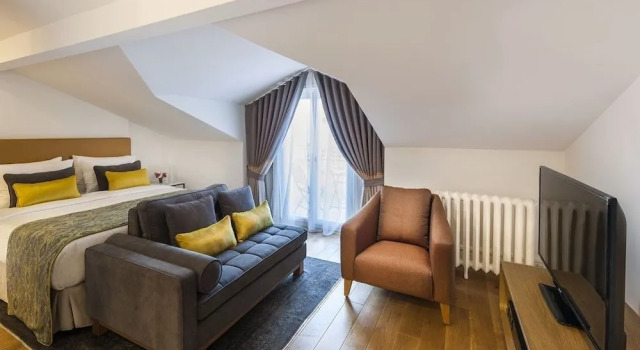 Номер Standard Мансарда с балконом Nevv Bosphorus Hotel