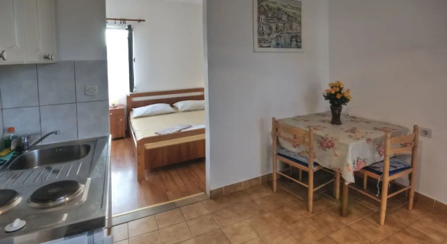 Studio Apartments Teuta & Agron