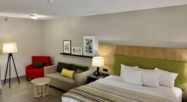 Люкс Country Inn & Suites by Radisson, Sandusky South, OH