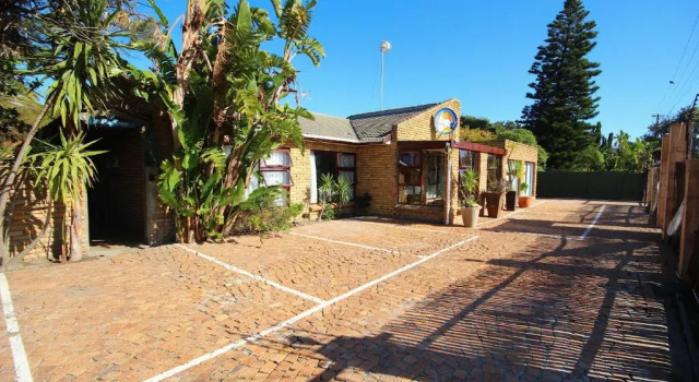 Номер Luxury Saltycrax Backpackers and Surf Hostel