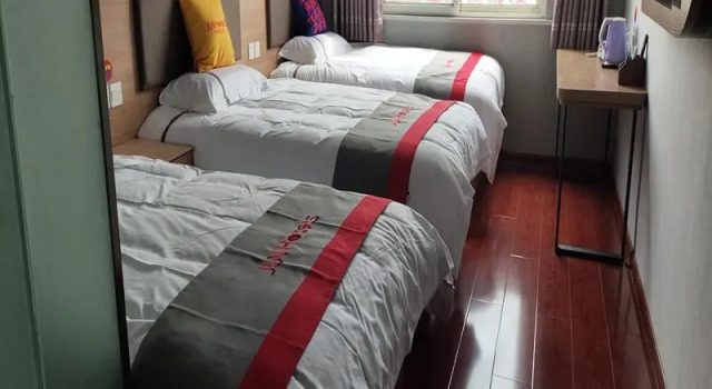 Jun Hotel Shandong Zaozhuang Yicheng Chengshui Road, Забронировать Отель Цзаочжуан Шаньдун