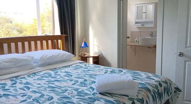 Апартаменты Comfort Purple Hen Country Lodge