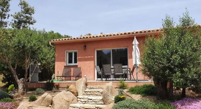 Коттедж с 2 комнатами Mini-villas Célia à BONIFACIO