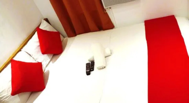 Номер Standard Makati One Poblacion Hotel