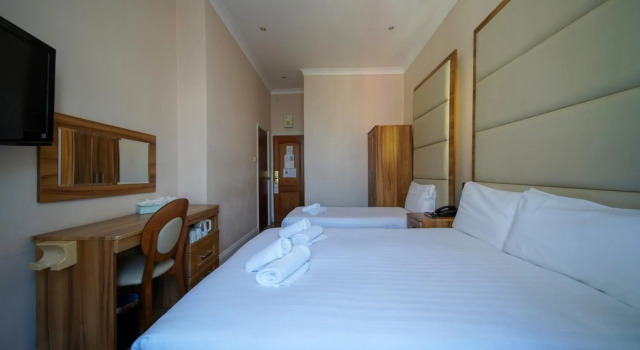 Royal Eagle Hotel