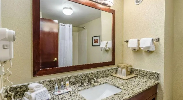 Номер Standard Comfort Inn & Suites Christiansburg I-81