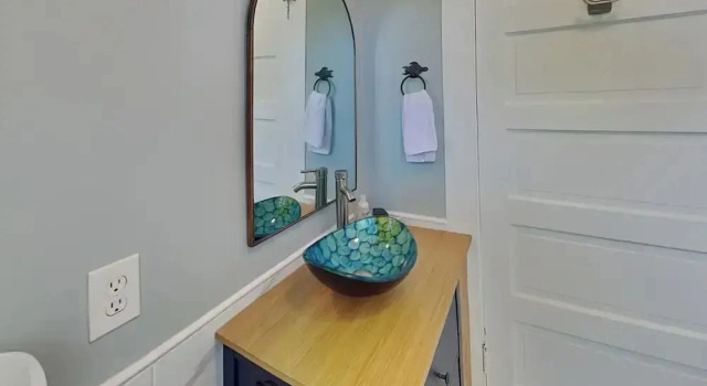 Sealy Street Duo by Ryson Vacation Rentals, Забронировать Дом для отпуска Коттеджи Галвестон, рядом с UTMB Health John Sealy Hospital, Коттедж