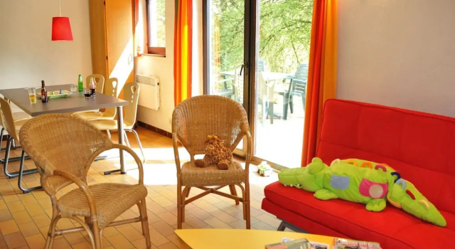 Cozy Bungalow With a Fireplace, Near the Forest, Near Virton