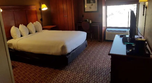 Accessible Double room Hampton Inn Springfield