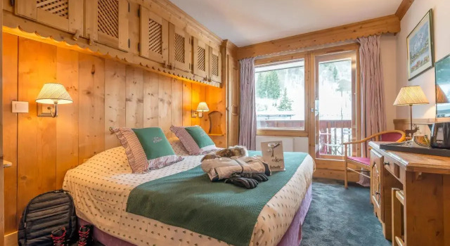 Hotel Eterlou, Забронировать Отель Мерибель-ле-Альё Лез-Аллю